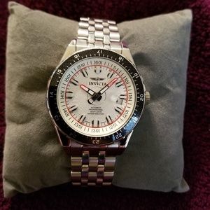 Invicta Men's Pro Diver water resistant Watch